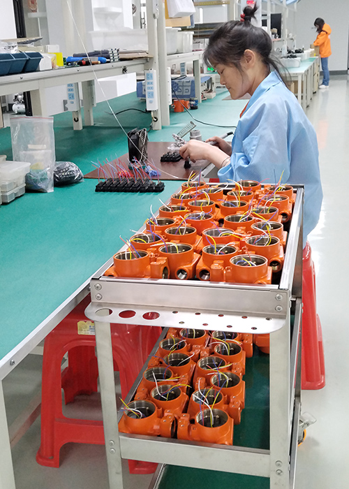 智能防爆壓力變送器-生產一角